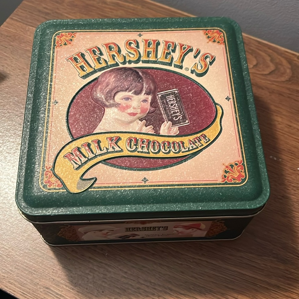🍫 Hershey Milk Chocolate Tin 🍫